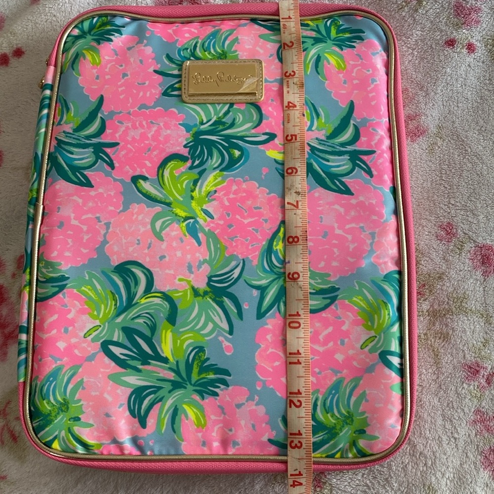Lily Pulitzer laptop/tablet carrier - Picture 5 of 6